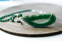 Load image into Gallery viewer, Green Agate Slice Necklace
